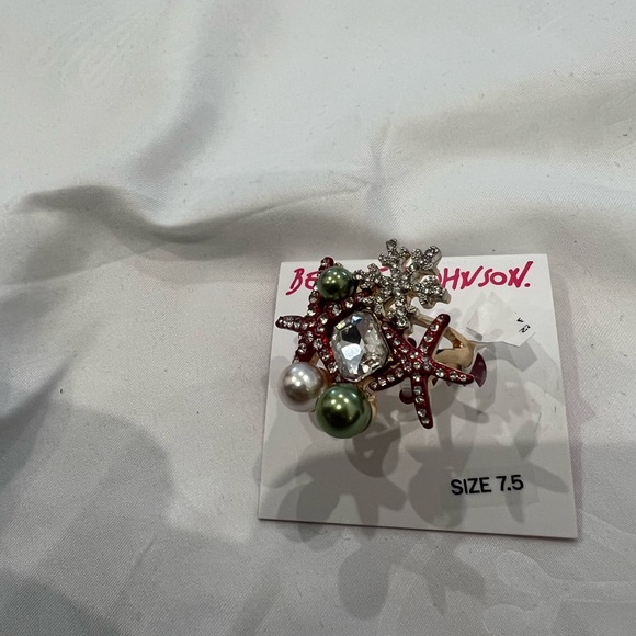 Betsy Johnson ring - Picture 5 of 7